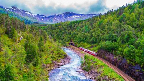 بهترین مکان های مسافرتی با قطار در اروپا + عکس
