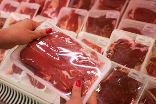 آمار تکان دهنده از مقایسه مصرف گوشت قرمز در ایران و کره شمالی + اینفوگرافی