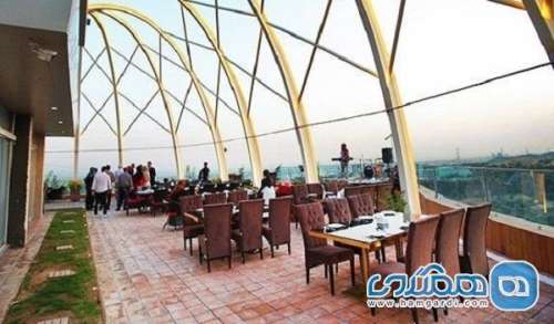 رستوران ایوان برج میلاد یکی از بهترین رستوران های تهران به شمار می رود