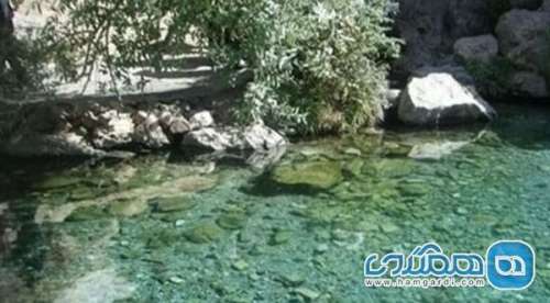 چشمه آب معدنی کوه زنبیل یکی از جاذبه های دیدنی ارومیه است