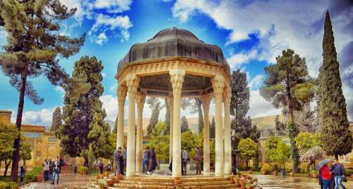 بهترین فصل سفر به شیراز و اصفهان
