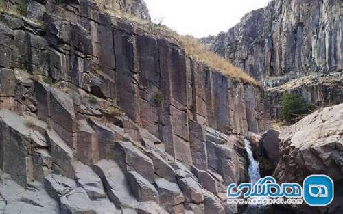 آبشار ایلان دره سی یکی از زیباترین جاذبه های طبیعی زنجان است