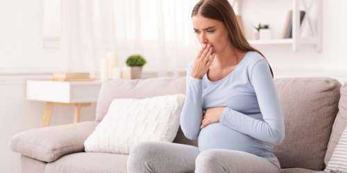 راه های رفع بوی بد دهان در دوران بارداری (دلایل و از بین بردن بو)