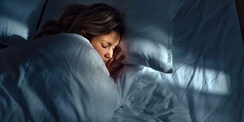 می دانستید کمبود خواب چه بلایی بر سر زندگیتان می آورد؟ | بی خوابی یا کم خوابی چه عوارضی بر بدن دارد؟