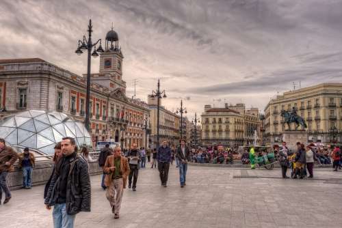 همه چیز در مورد شهر مادرید اسپانیا؛ بهترین زمان سفر و مکان های گردشگری آن