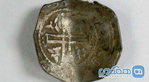 کشف سکه های قرن دوازدهمی با استفاده از دستگاه فلزیاب