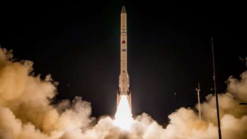 پرتاب موفق اولین ماهواره جاسوسی کره جنوبی به فضا
