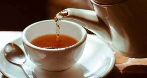 تعبیر خواب چای ریختن در استکان معنی چای ریختن در استکان در خواب های ما چیست