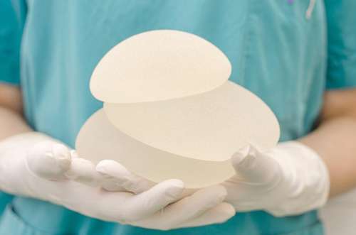 جراحی پروتز سینه چیست و این جراحی زیبایی چگونه انجام می شود؟