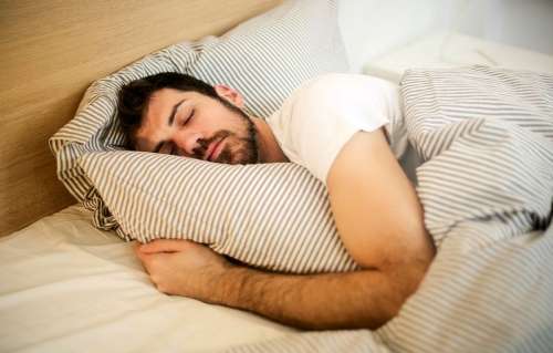 اگر کمتر از میانگین میخوابید, به سکته مشکوکید! | برای جلوگیری از سکته چند ساعت باید خوابید؟