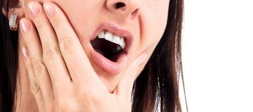 آبسه دندان: علائم آبسه و عفونت دندان و راه های درمان آن