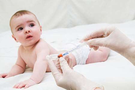 واکسن زدن نوزاد و مراقبت هایی که پس از آن باید انجام داد