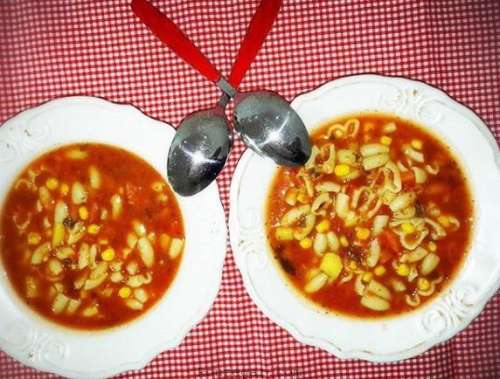 سوپ پاستا و سبزیجات و آموزش طرز تهیه سوپ پاستا با مرغ خانگی
