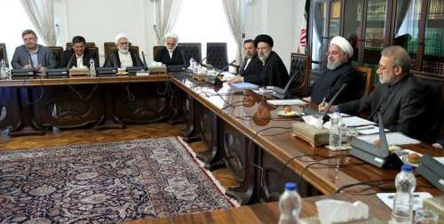 تصاویری از یک جلسه اقتصادی با حضور روحانی، رئیسی و لاریجانی