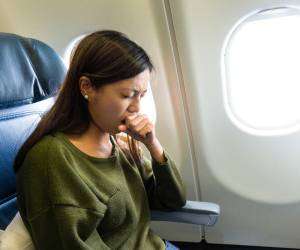 راه مراقبت از خود در برابر میکروب و بیماری در هواپیما