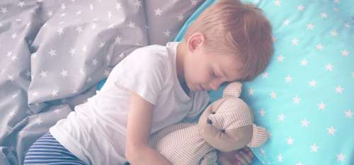 شب ادراری کودکان‌مان را چگونه درمان کنیم؟