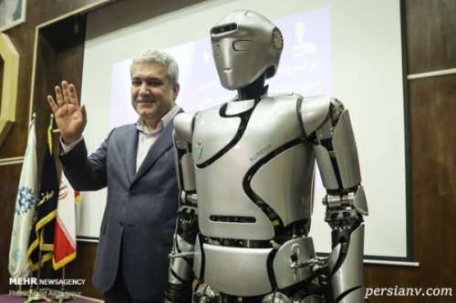 تصاویری از مراسم رونمایی از روبات سورنا ۴ در دانشگاه تهران!